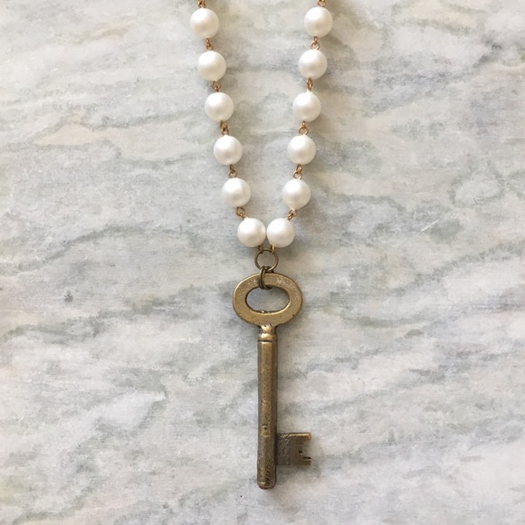 Vintage Skeleton Key Necklace - Picture 2 of 5